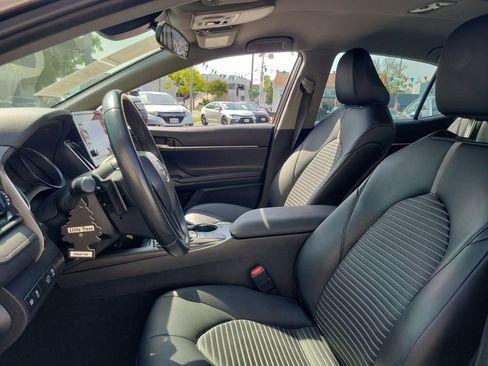 Used 2024 Toyota Camry SE w/ Blackout Package (TMS) image 16