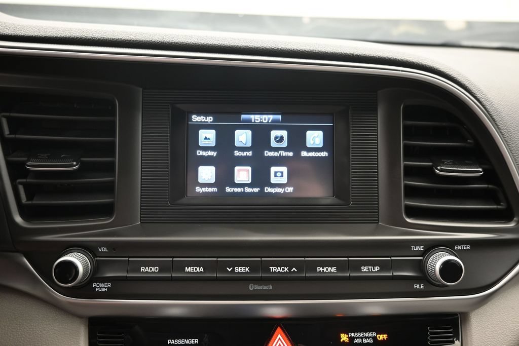Used 2020 Hyundai Elantra SE FWD image 15