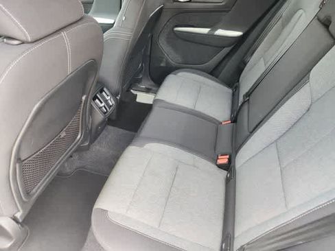 Used 2025 Volvo XC40 B5 Core AWD/4WD image 10