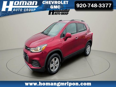 Used 2018 Chevrolet Trax LT w/ LT Convenience Package image 1