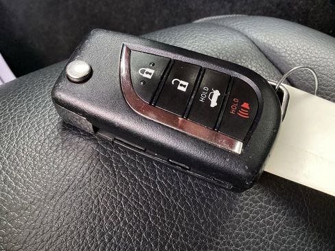 Used 2024 Toyota Camry SE image 27