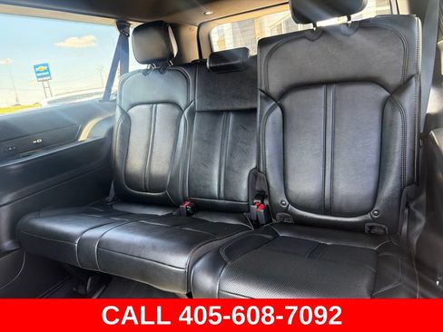 Used 2024 Jeep Wagoneer L Series II w/ Convenience Group I AWD/4WD image 14