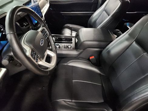 Used 2022 Ford Expedition XLT image 31