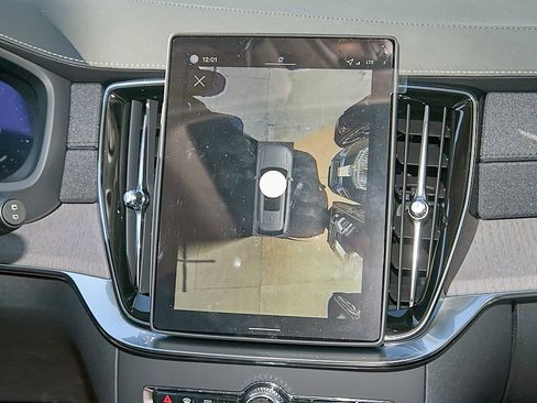 New 2026 Volvo XC90 B6 Ultra w/ Protection Package image 28