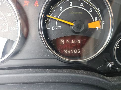 Used 2014 Jeep Compass Latitude image 9