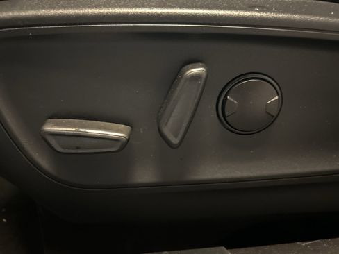 Used 2025 Ford Escape ST-Line image 15