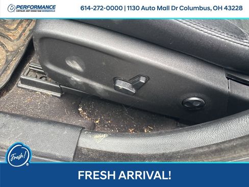 Used 2018 Chrysler 300 Touring w/ Sport Appearance Package image 18