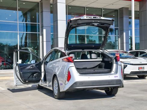Used 2019 Toyota Prius Prime Advanced image 27