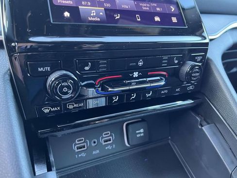 New 2025 Jeep Grand Cherokee L Laredo w/ Luxury Tech Group I image 20