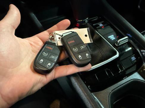 Used 2024 Jeep Compass Latitude image 45