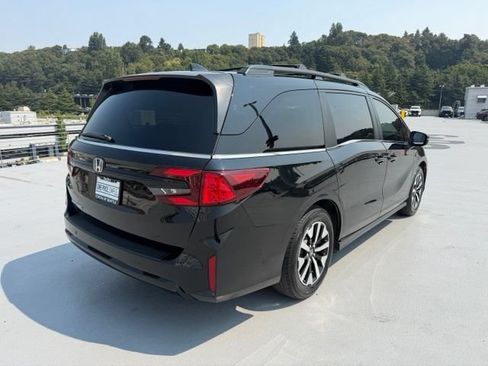 Used 2025 Honda Odyssey EX-L image 3