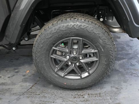 New 2026 Jeep Gladiator Sport image 9