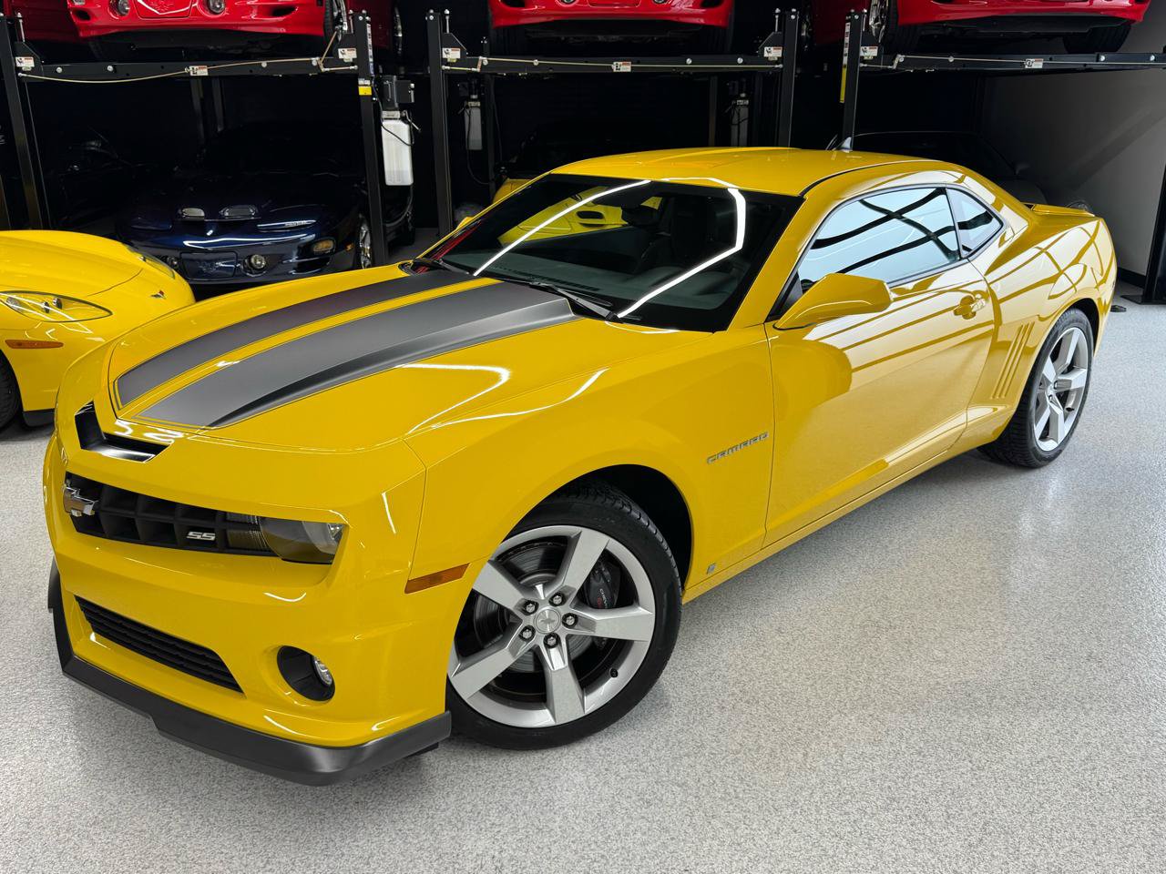 Used 2010 Chevrolet Camaro SS RWD image 3