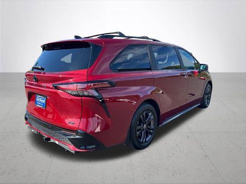 Certified 2025 Toyota Sienna XSE w/ XSE Plus Package AWD/4WD image 8