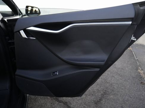 Used 2017 Tesla Model S 75D image 34