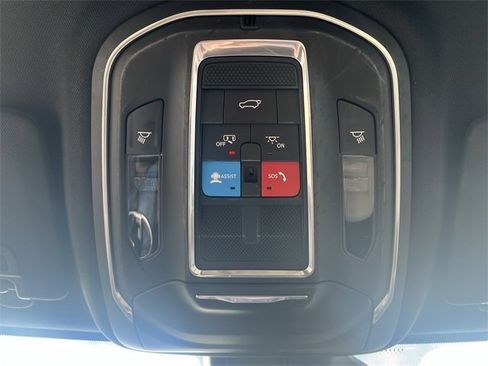 Used 2023 Jeep Grand Cherokee L Limited image 15