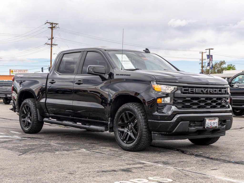 Used 2024 Chevrolet Silverado 1500 Custom w/ Turbomax Blackout Package AWD/4WD image 8