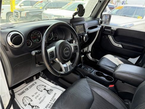 Used 2015 Jeep Wrangler Unlimited Sport AWD/4WD image 17