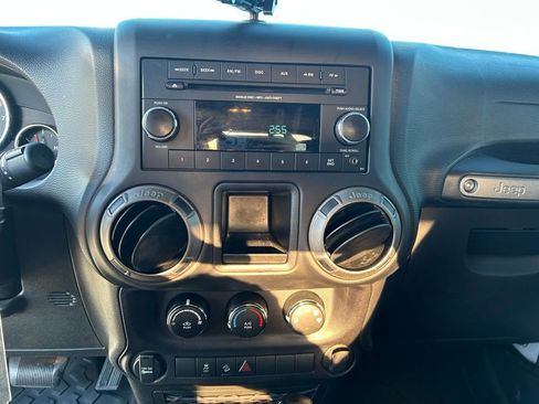 Used 2016 Jeep Wrangler Sport image 16