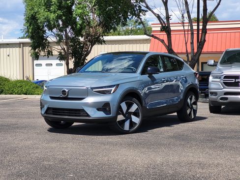Certified 2023 Volvo C40 P8 Recharge Ultimate w/ Protection Package Premier AWD/4WD image 2