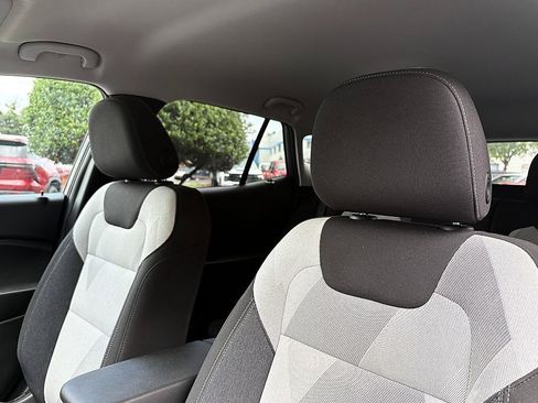 Used 2024 Chevrolet Trax LS w/ LS Convenience Package FWD image 18