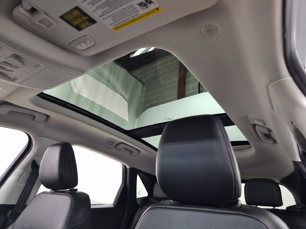 Used 2021 Ford Escape Titanium w/ Titanium Elite Package FWD image 16