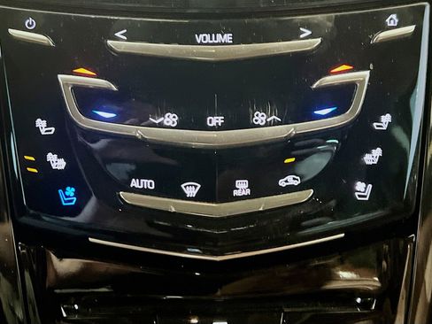 Used 2017 Cadillac Escalade Luxury image 10