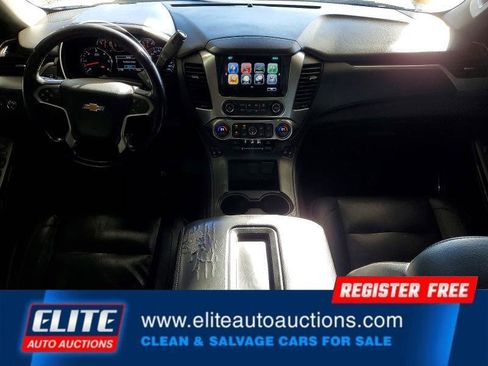 Used 2019 Chevrolet Suburban LT image 16