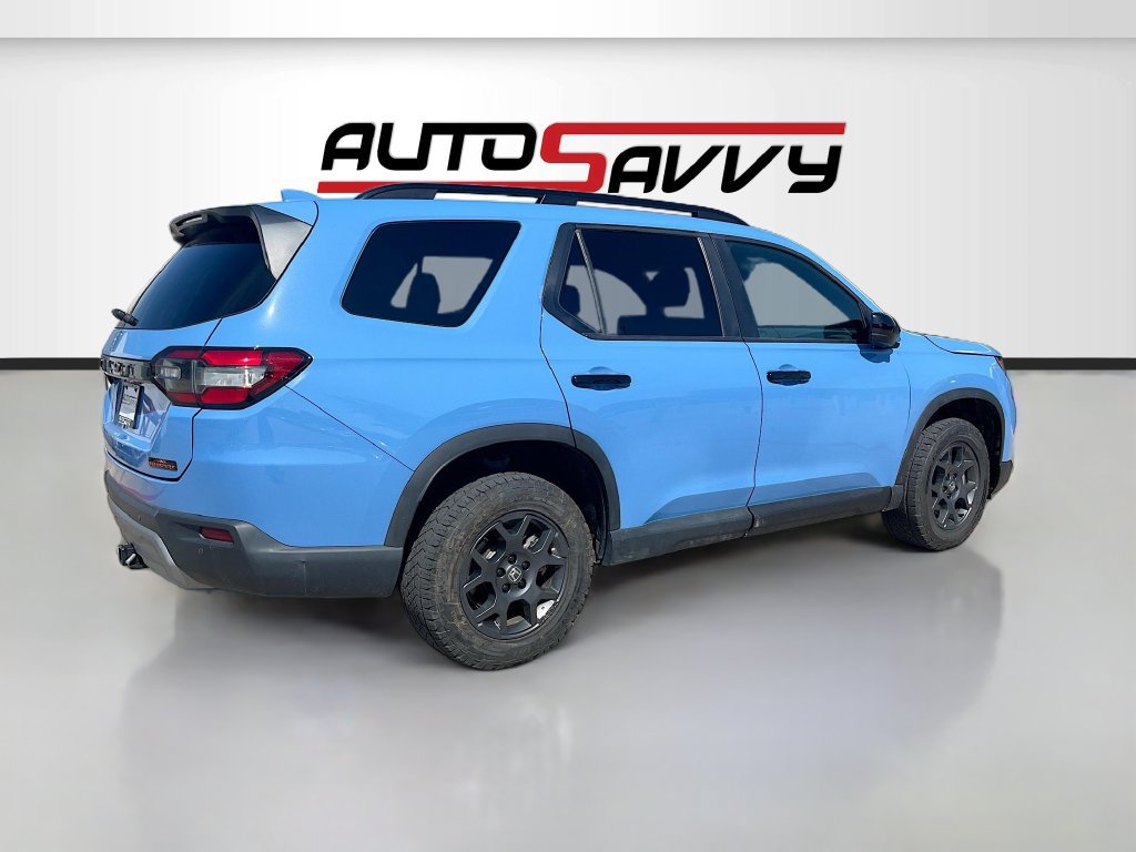 Used 2025 Honda Pilot TrailSport image 7