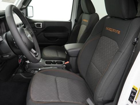 New 2026 Jeep Gladiator Mojave w/ Safety Group image 15