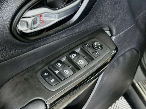 Used 2023 Jeep Cherokee Altitude Lux AWD/4WD image 15