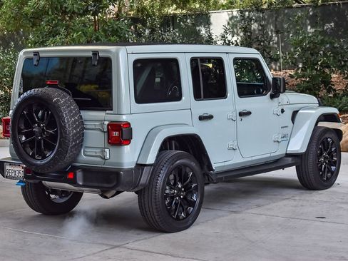 Used 2023 Jeep Wrangler Unlimited Sahara image 6