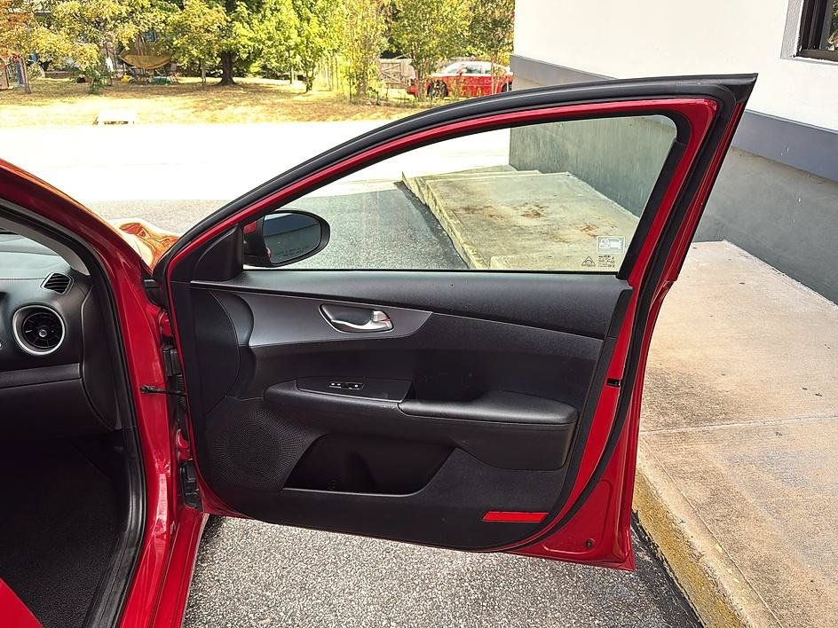 Used 2021 Kia Forte LXS FWD image 30