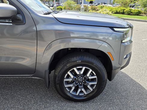 Used 2024 Nissan Frontier SL image 14