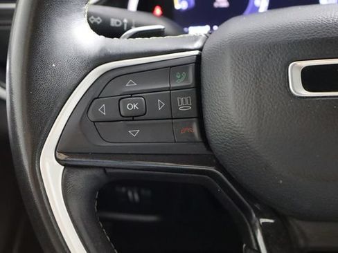 Used 2022 Jeep Grand Cherokee L Laredo w/ Luxury Tech Group I AWD/4WD image 7