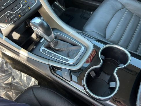 Used 2016 Ford Fusion SE w/ Equipment Group 202A FWD image 18