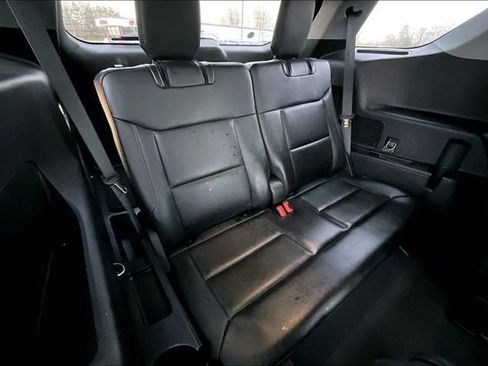 Used 2022 Ford Explorer XLT w/ Equipment Group 202A image 25