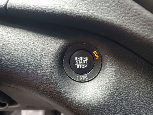 Used 2021 Jeep Cherokee Latitude Plus AWD/4WD image 21
