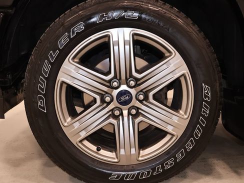 Used 2019 Ford F150 XLT w/ Equipment Group 302A Luxury AWD/4WD image 33
