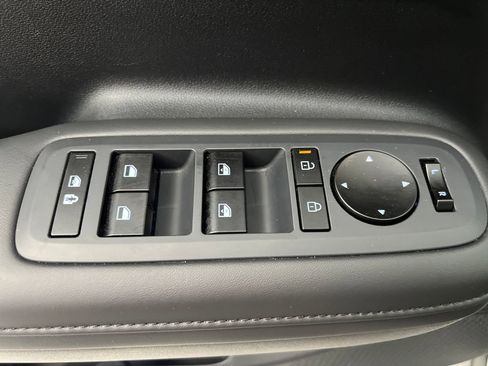 Used 2026 Hyundai Santa Fe SEL FWD image 12