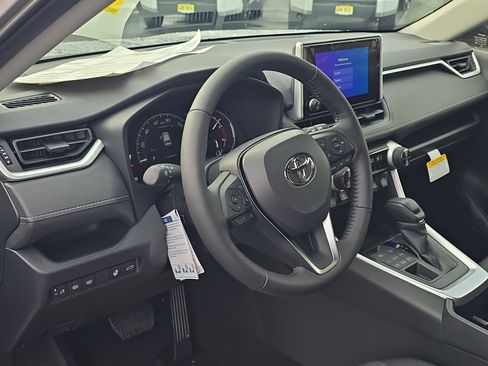 New 2025 Toyota RAV4 XLE image 15