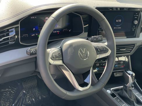 New 2026 Volkswagen Jetta SE FWD image 8