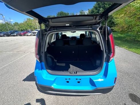 Used 2023 Kia Soul S FWD image 10