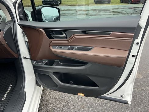 Certified 2025 Honda Odyssey Touring image 30