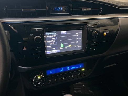 Used 2015 Toyota Corolla S image 22