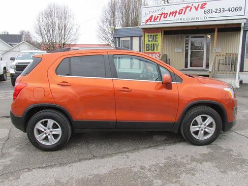 Used 2016 Chevrolet Trax LT w/ LT Convenience Package AWD/4WD image 3