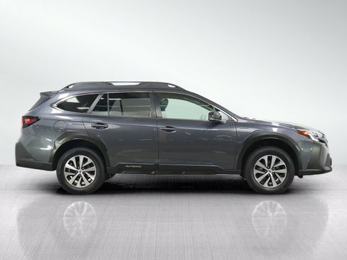 Used 2023 Subaru Outback Premium AWD/4WD image 7