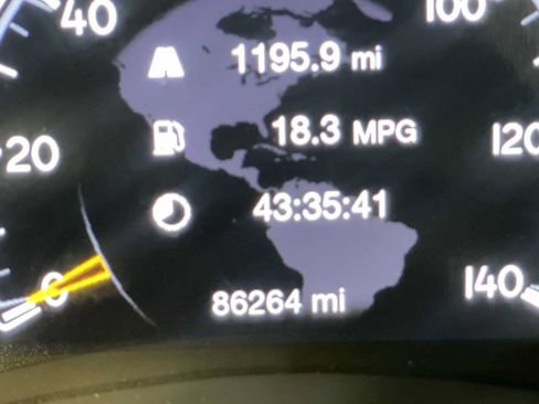 Used 2019 Jeep Grand Cherokee Limited AWD/4WD image 18
