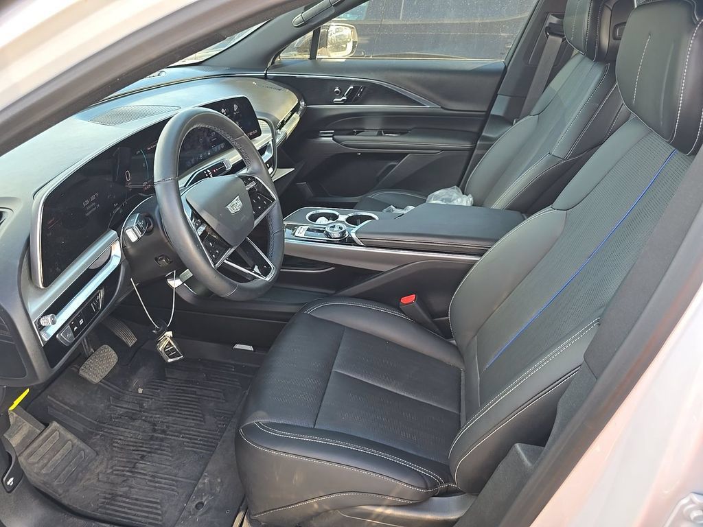 Used 2024 Cadillac Lyriq Luxury w/ LPO, Floor Liner Package RWD image 5