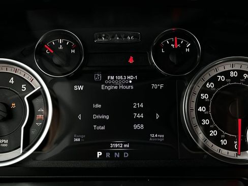 Used 2018 RAM 3500 Laramie w/ Convenience Group AWD/4WD image 17